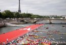 巴黎奥运塞纳河上开幕 两岸旧书商不肯让路